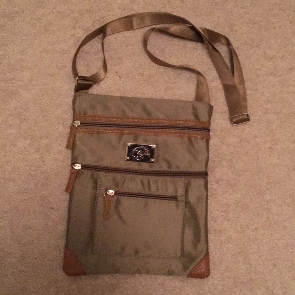 Beverly Hills polo club cross body purse